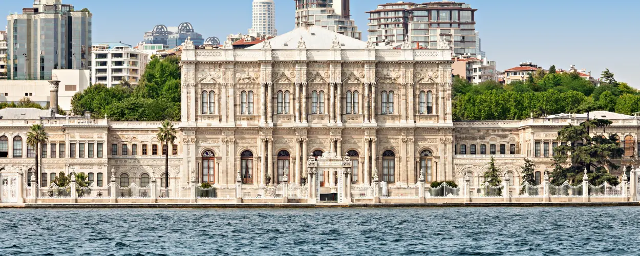 All About Dolmabahce Palace | Bosphorus Landmark